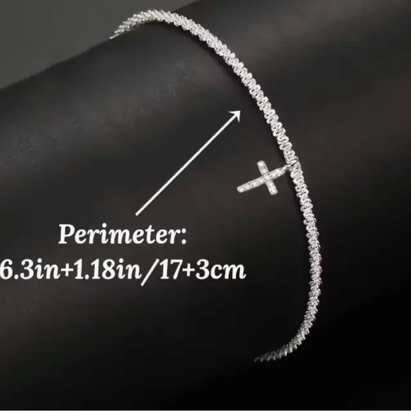 Sterling Silver Women's Bracelet with Shiny Cross Pendant NWT - Picture 4 of 4